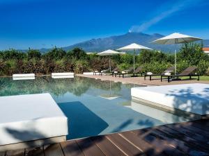 Bazén v ubytování Ramo d'Aria Etna Boutique Hotel nebo v jeho okolí