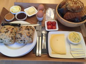 Breakfast options available to guests at Torenland bed and breakfast