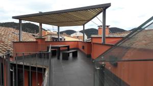 A balcony or terrace at Apartaments y Habitacions Entre Volcans