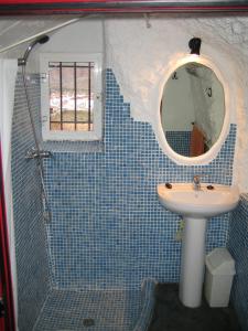 Et badeværelse på Casa Cueva Lopera