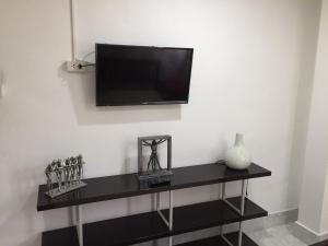 TV o dispositivi per l'intrattenimento presso Fong Kaew and Baan Nang Fa Guesthouse