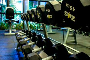 
The fitness center and/or fitness facilities at Glam Habitat - SHA Extra Plus
