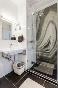 Ванна кімната в Eye of Budapest Penthouse