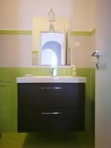 A bathroom at Appartamento Lorenzo Noto