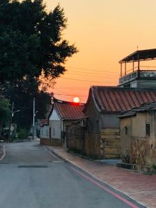 在民宿或周边看到的日出或日落