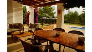 イビサ・タウンにあるVilla Tegui is a luxury villa close to San Rafael and 10 min drive to Ibiza Town and San Antonioのギャラリーの写真