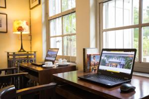 TV a/nebo společenská místnost v ubytování Eco Resort Chiang Mai