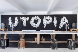 Foto dalla galleria di Myconian Utopia Relais & Chateaux a Elia Beach