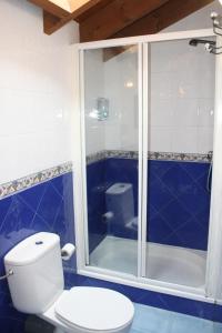 A bathroom at Casa Rural La Xiarapina Még 20 kép