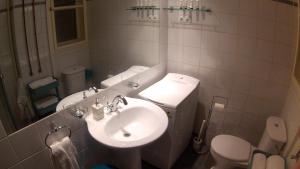 Kúpeľňa v ubytovaní Opera Dream Apartment + 13 fotografií