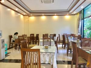 Restoran atau tempat lain untuk makan di Phoenix3 Hotel Bắc ninh