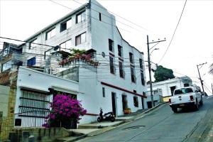 Edificio en el que se encuentra la habitación en casa particular