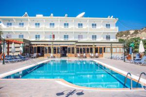 Bazén v ubytování Georgia Plus - All Inclusive nebo v jeho okolí