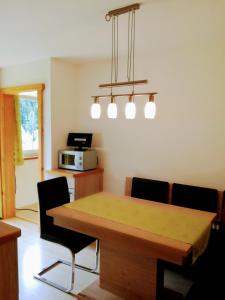 Kuchnia lub aneks kuchenny w obiekcie Apartment Santnerhof