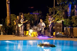 Bazén v ubytování Monart City Hotel - All Inclusive Plus nebo v jeho okolí