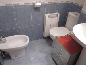 Koupelna v ubytování EA playa montaña45'GUGGEMHEIN a 200m andando playa y del centro pueblo