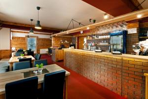 Lounge nebo bar v ubytování Hotel Hradec