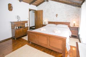 Posteľ alebo postele v izbe v ubytovaní Unique Villa Bošket with Pool and Jacuzzi surrounded by Nature