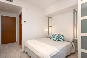 Posteľ alebo postele v izbe v ubytovaní ALOHA 804 + 15 fotografií
