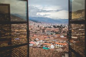 A general mountain view or a mountain view taken from a hosteleket