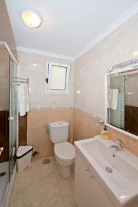 Et badeværelse på Apartamento vacacional "La casa de la Playa" con wifi y 3 dormitorios + 56 billeder