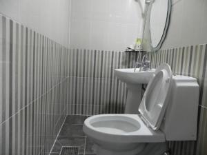 Jeonju International Hostel的一间浴室