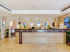 Lobbyen eller receptionen på Elaf Suites Al-Andalus