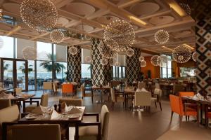 Posezení v ubytování Royal M Hotel Abu Dhabi by Gewan