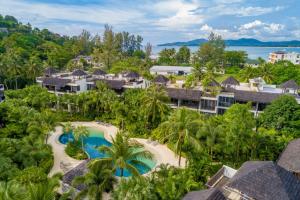 een luchtzicht op het resort bij Bangtao Beach Garden in Bang Tao Beach