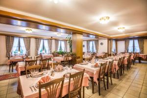 Restaurace v ubytování Hotel Le Postillon