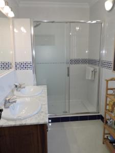 Um banheiro em Nerja Villas-Capistrano