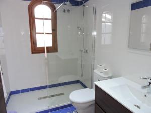 Um banheiro em Nerja Villas-Capistrano
