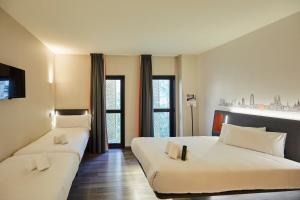 Gallery image of easyHotel Barcelona Fira in Hospitalet de Llobregat