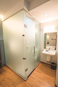 Koupelna v ubytování Henia Hotel