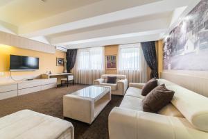 TV a/nebo společenská místnost v ubytování City Hotel Mostar