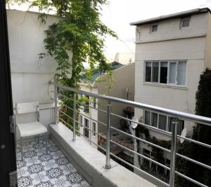 イスタンブールにあるTaksim Square Seven Residenceのバルコニー(ベンチ付)