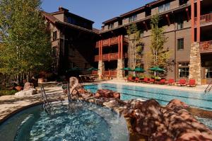 Πισίνα στο ή κοντά στο Ritz Carlton, Aspen Highlands