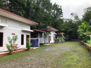 Zahrada ubytování Thanathorn Guesthouse