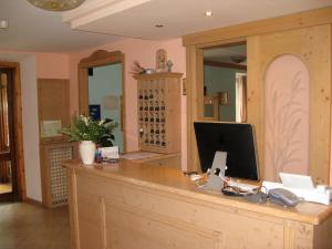 Vstupní hala nebo recepce v ubytování Hotel Romanda