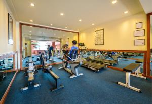 Fitness centrum a/nebo fitness zařízení v ubytování Seaview Patong Hotel - SHA Plus