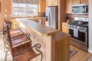 Gallery image of Saddle Ridge Townhome - Unit J1 in Big Sky +20 photos