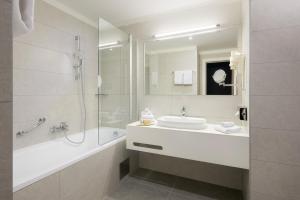 Koupelna v ubytování Hotel Salona Palace