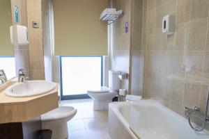 Koupelna v ubytování Hotel Alda Cardeña