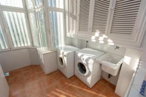 Kúpeľňa v ubytovaní Villa Venecia, Apartamento de Lujo en 1º línea de playa + parking