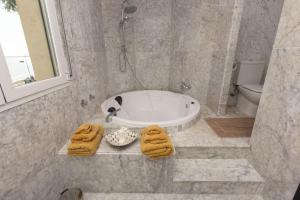 Kúpeľňa v ubytovaní Villa Venecia, Apartamento de Lujo en 1º línea de playa + parking