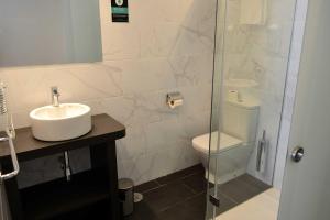 Un baño de Hotel Alda Estación Ourense