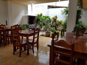 מסעדה או מקום אחר לאכול בו ב-Hostal Cerro Azul