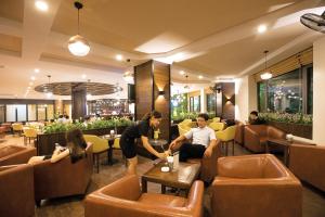Restoran ili drugo mesto za obedovanje u objektu Hùng Mạnh Plaza Hotel