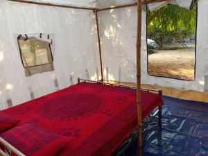 Posteľ alebo postele v izbe v ubytovaní Nature Trail camps & Homestay
