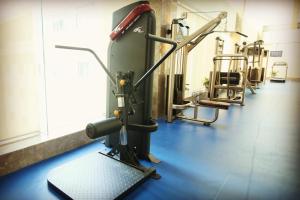 Fitness centrum a/nebo fitness zařízení v ubytování Overseas Chinese Hotel Wenzhou